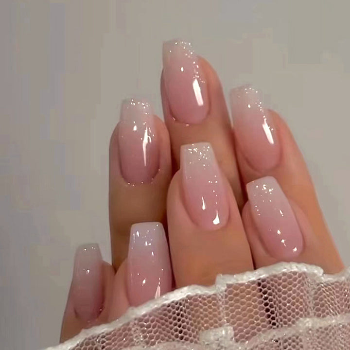 Kunstnägel mit Elegantem Farbverlauf und Hochglanz Karnz