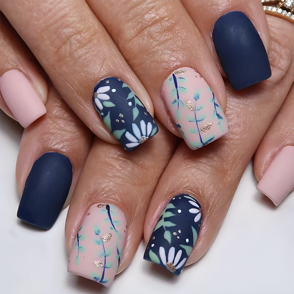 Künstlerische florale Gel-Nagelkunst Karnz