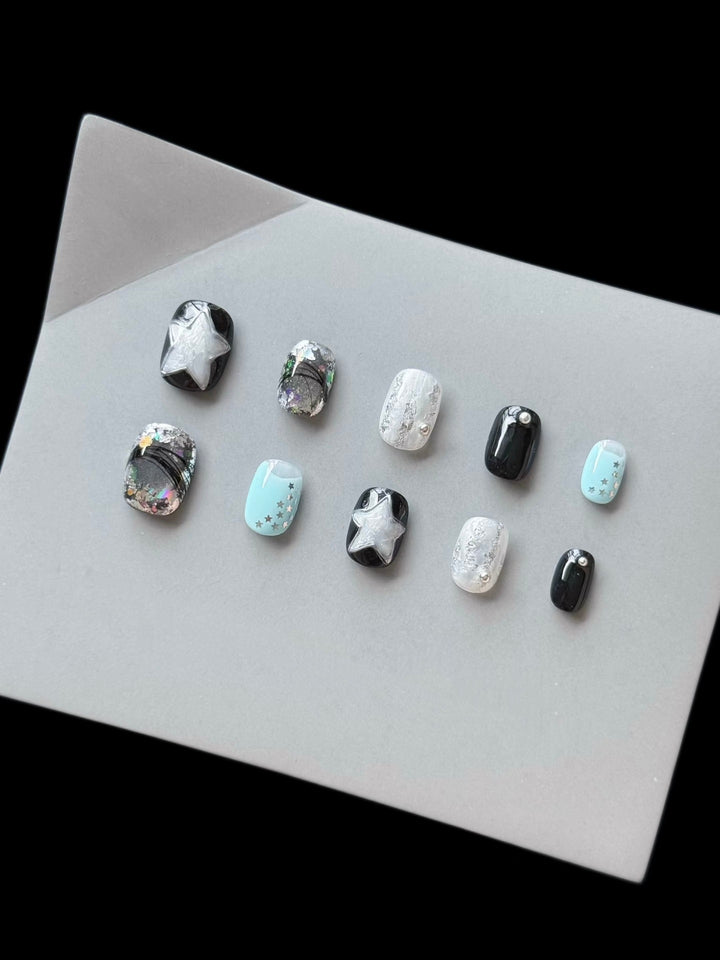 Dekoratives Press-On Nagelkunst-Set mit kosmischem Stern-Thema