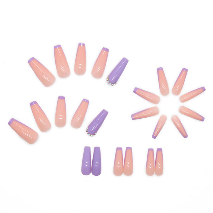 Kunstnagelset mit elegantem und funkelndem Design Karnz