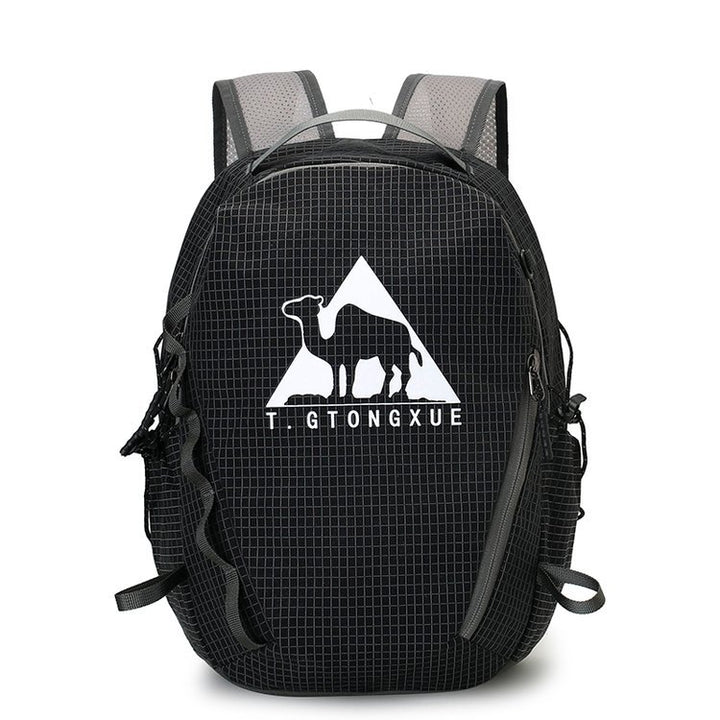 Abenteuerbereite Wandertagesrucksack