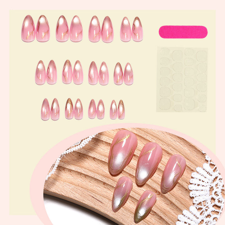 Kunstnagelset mit glamourösem Farbverlauf und goldenen Akzenten Karnz