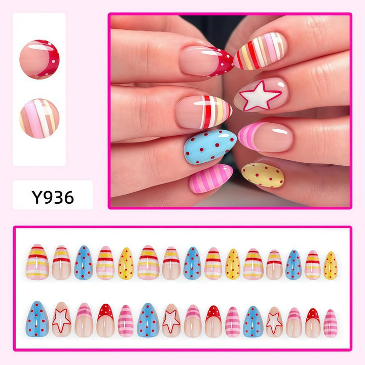 Kreatives Nagelspitzen Design Karnz