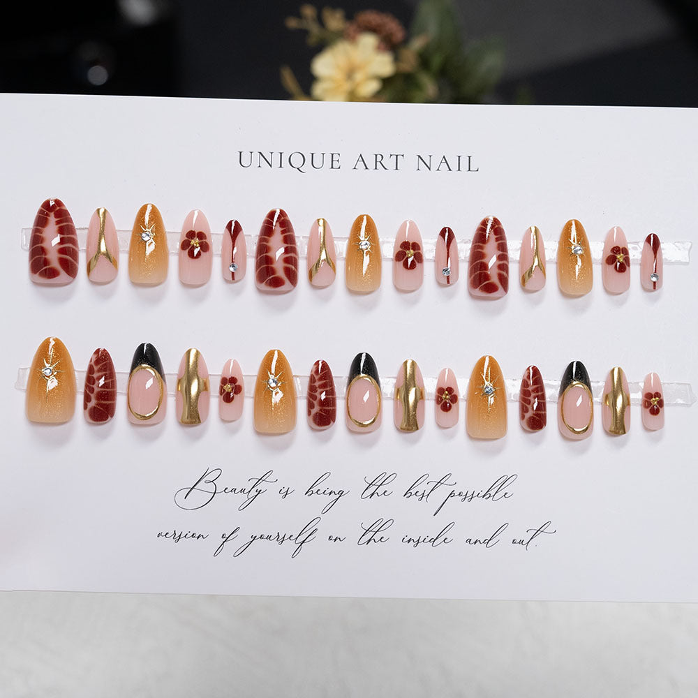 Dekorative Künstlerische Nagelkunst