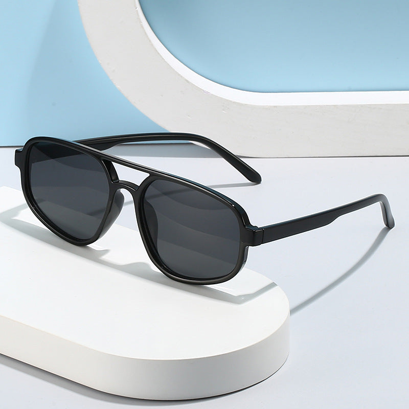 Damen modische Sonnenbrille mit breitem Gestell und UV-Schutz Karnz