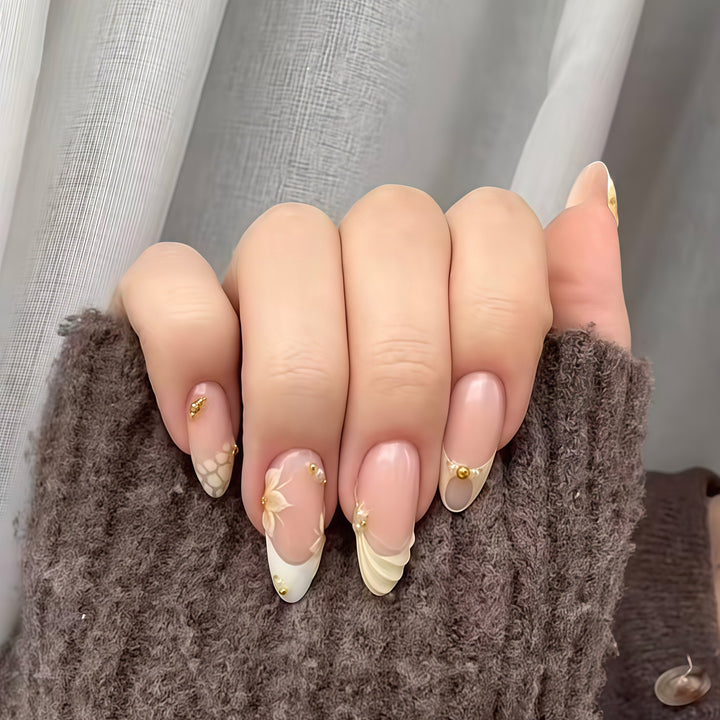 Elegante natürliche florale Press-On-Nagelkunst Karnz