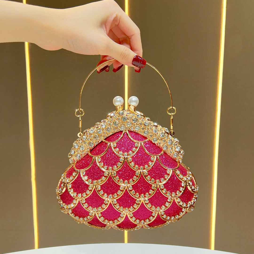Dekorative mit Perlen akzentuierte Abend-Clutch