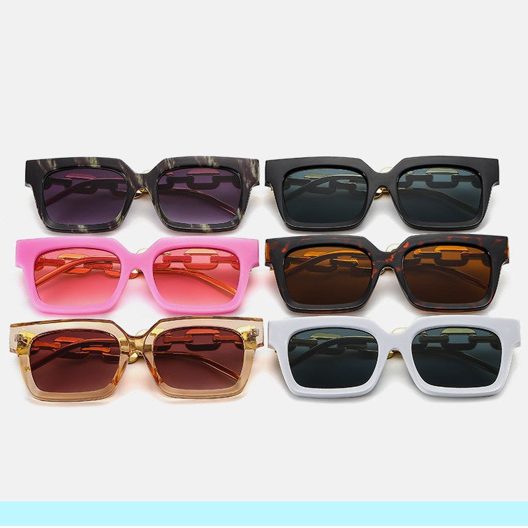 Damen modische quadratische Sonnenbrille mit luxuriösen Kettendetails Karnz