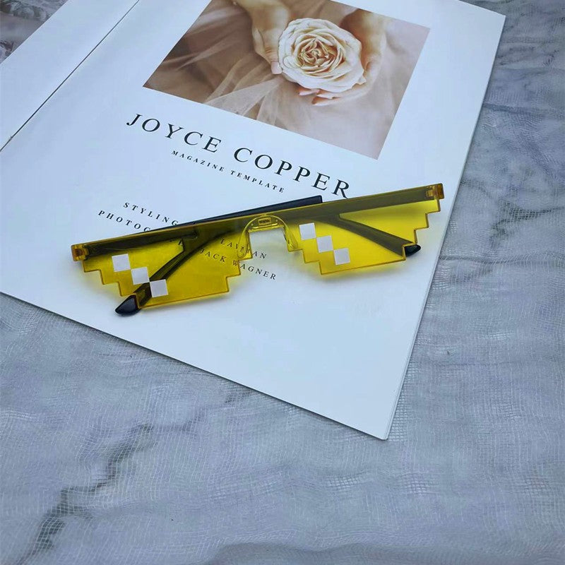 Geometric Pixelated Frame Sonnenbrille Karnz