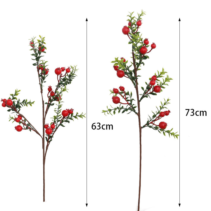 Künstlicher Zweig mit leuchtenden roten Beeren Karnz