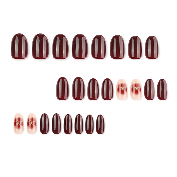 Kunstvoll gestaltete Nagelkunst Karnz