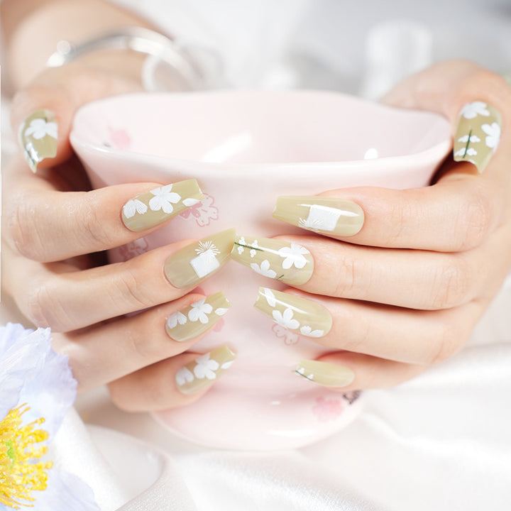 Künstlerische Florale Press-On Nagelkunst Karnz