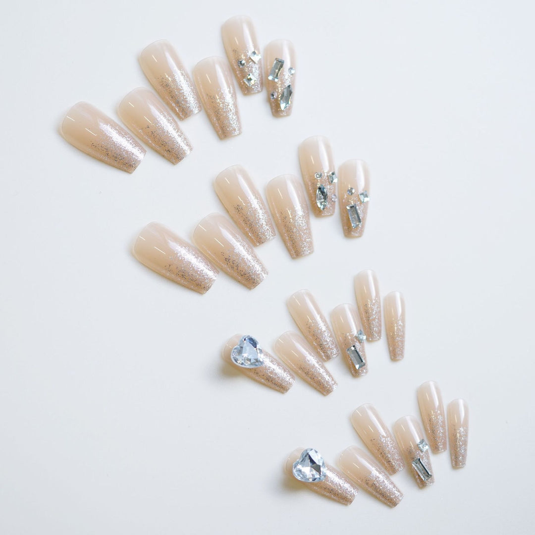 Funkelndes Strass-Kunstnagel-Set Karnz