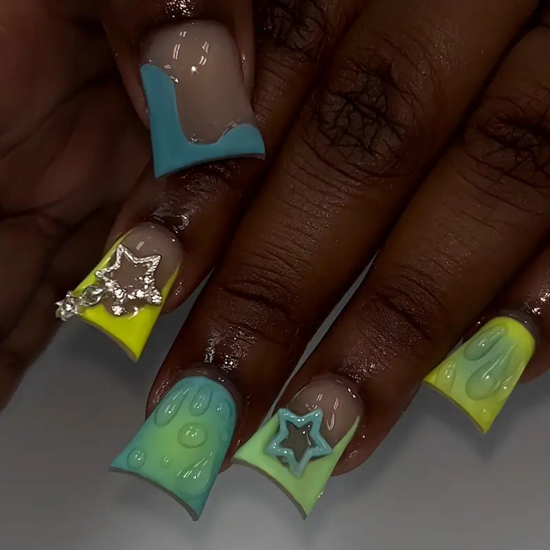 Kreatives Press-On Nagelkunst Set Karnz