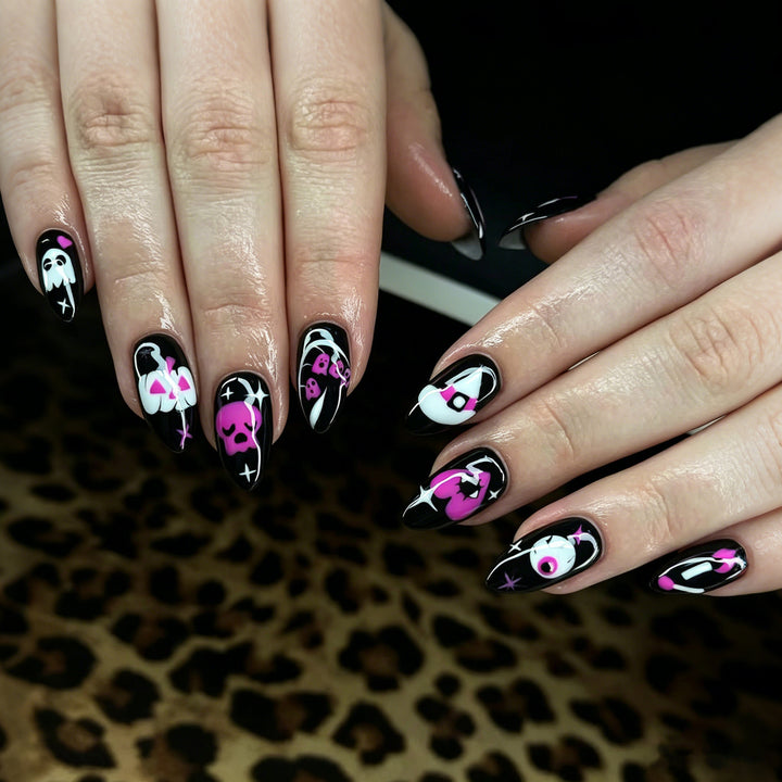 Künstlerische Totenkopf-Themen Press-On Nagelkunst Karnz