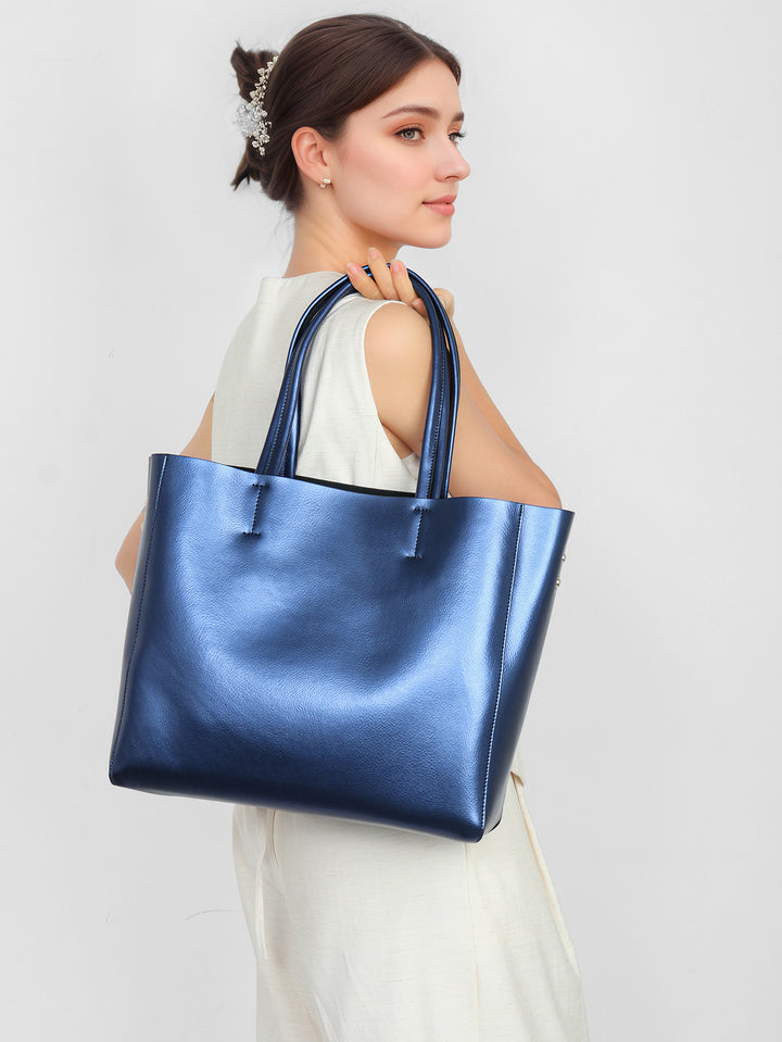 Metallic strukturierte Schultertasche mit doppelten Obergriffen