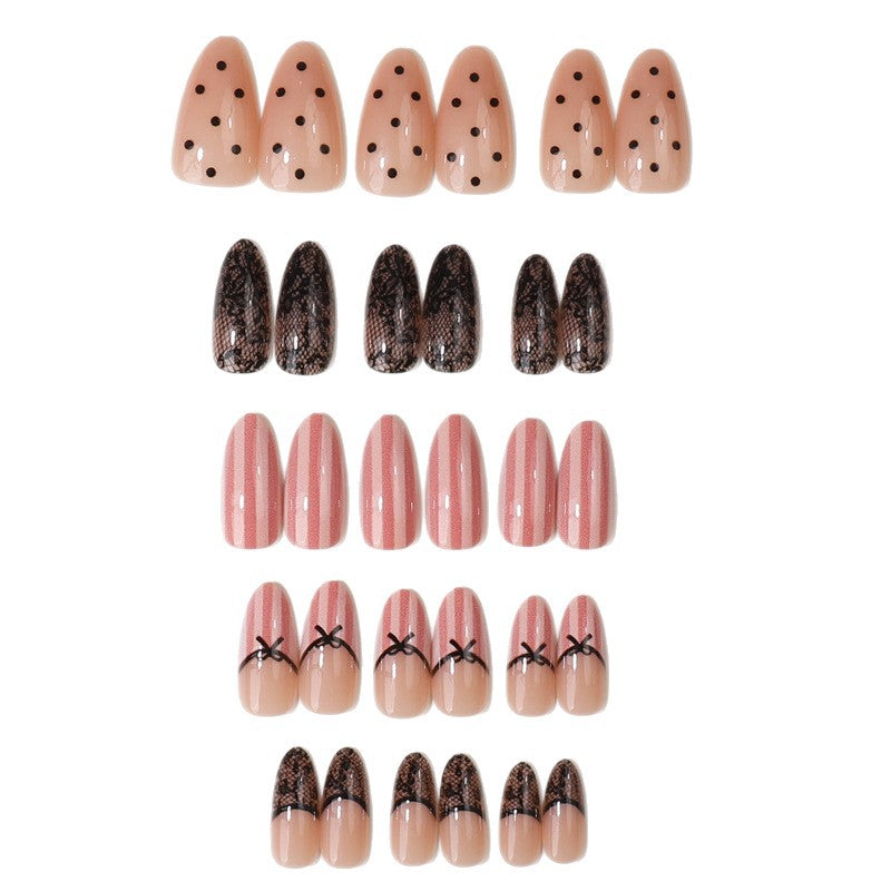 Elegante von Spitze inspirierte Presse-Nagel-Set Karnz