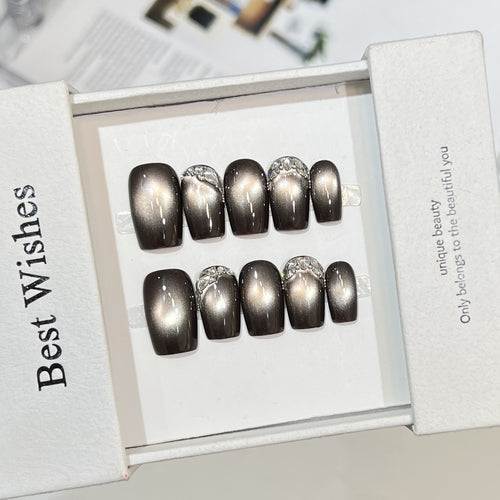 Elegantes Press-On-Nagelkunst-Set mit Strass-Akzenten Karnz