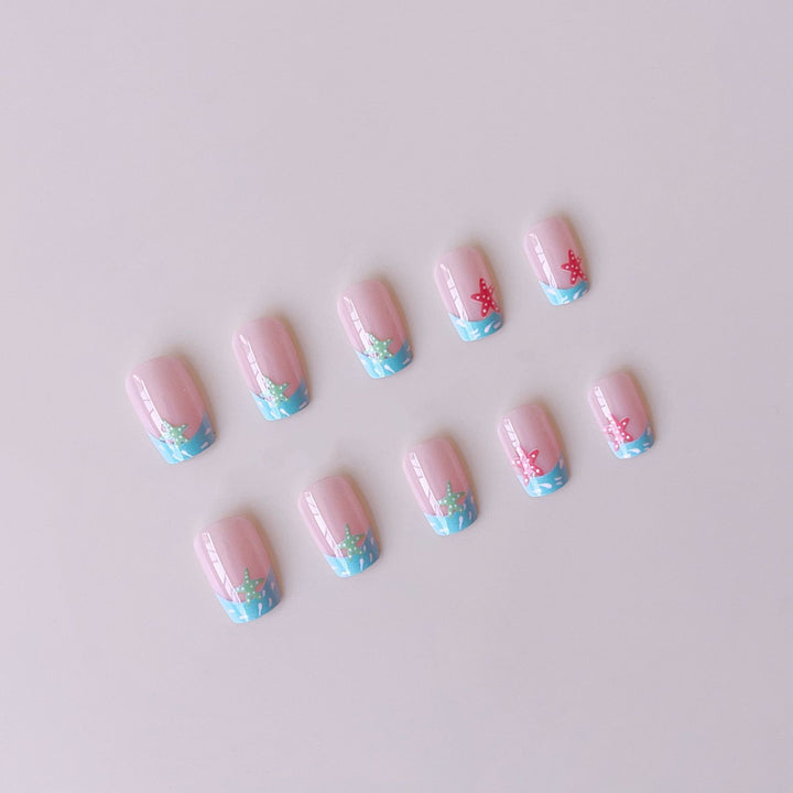 Kreatives Kunstnagelset mit tropischem Strand-Stil Karnz