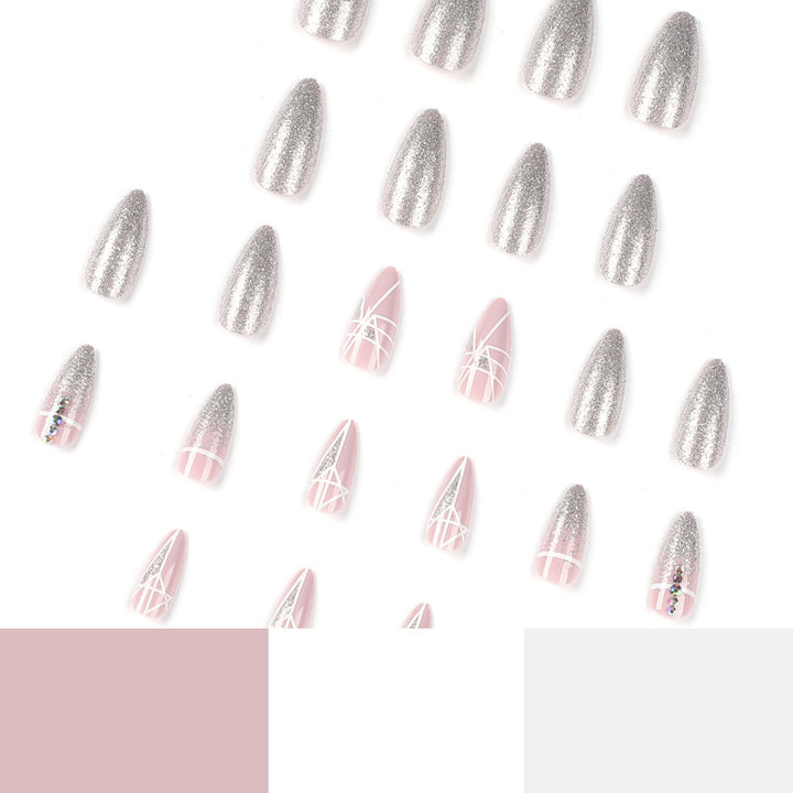 Kunstvolle Nagelverlängerungen mit Glitzer- und geometrischen Designs Karnz