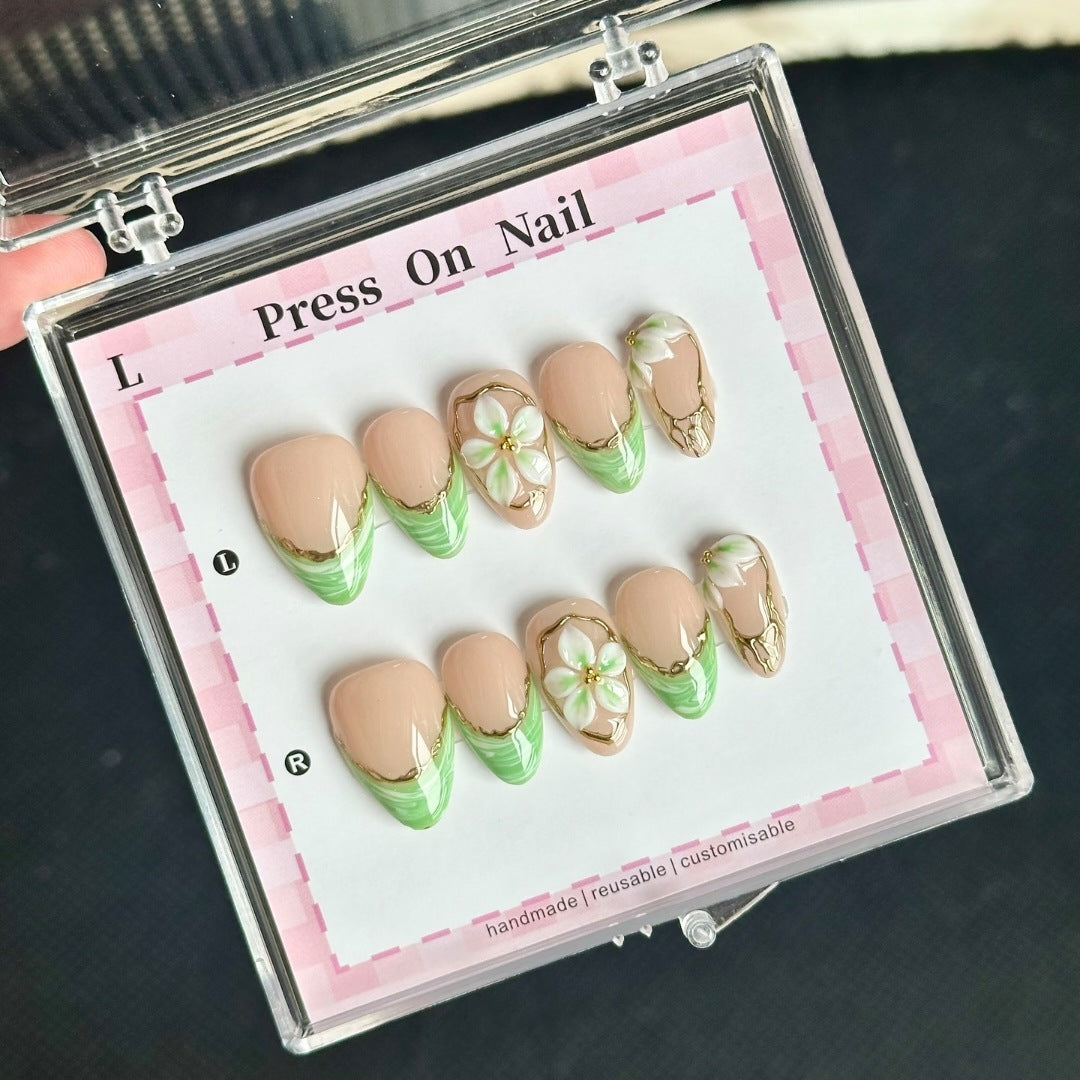 Dekoratives Handgefertigtes Press-On Nagelkunstset mit von Strand inspirierten Designs