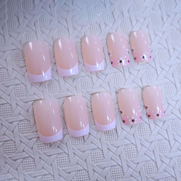 Elegante Nagelkunstverzierungen Karnz 1789915990