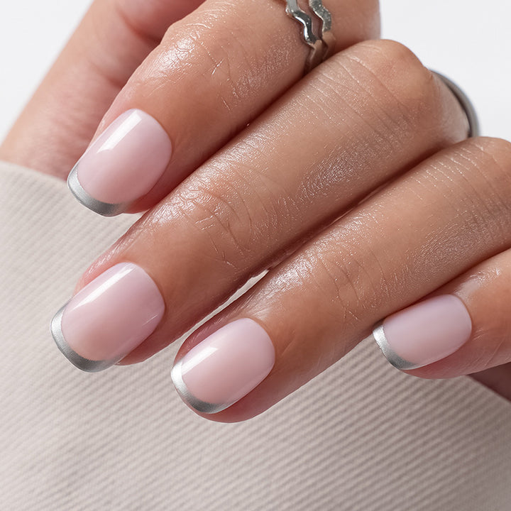 Künstliche Nägel Im Natürlichen French-Tip Design Karnz