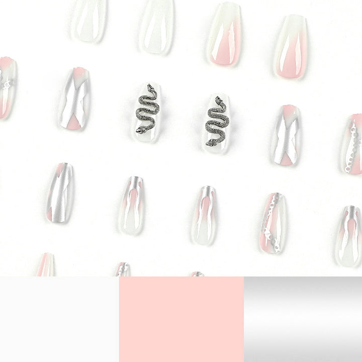 Kunstvolle Nagelverlängerungen mit Schlangen-Design Karnz