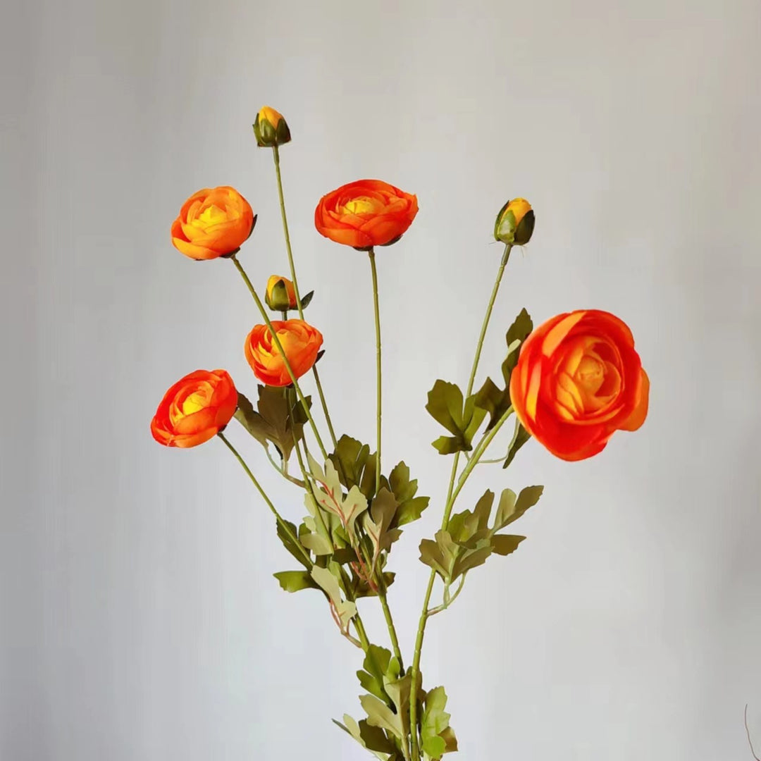 Realistische Ranunkulus Blumengesteck