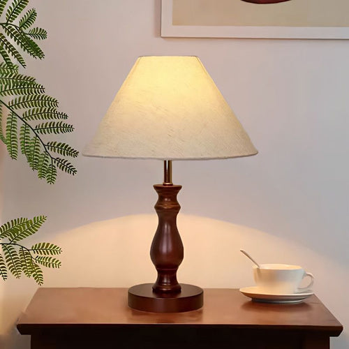 Klassische Holztischlampe