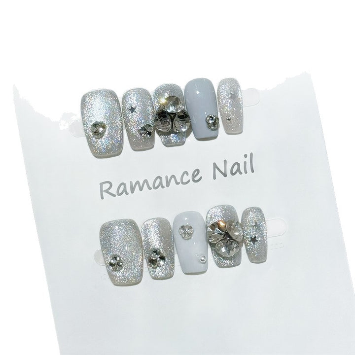 Glamouröse mit Strass besetzte Press-On Nagelkunst Karnz