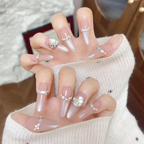 Glamouröser mit Strass verzierter Press-On-Nagelset Karnz