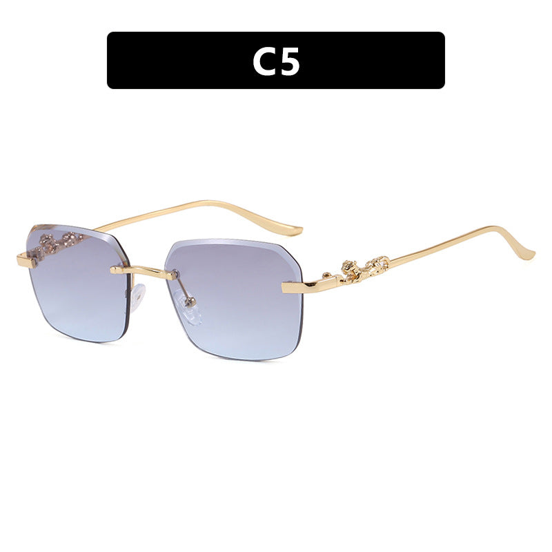 Damen modische quadratische Sonnenbrille mit elegantem Goldrahmen und schützendem UV-Filter Karnz