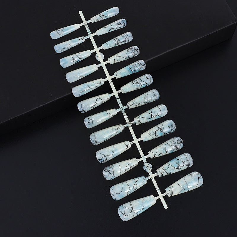Kreative Kunstnägel mit Blutspritzern-Design Karnz