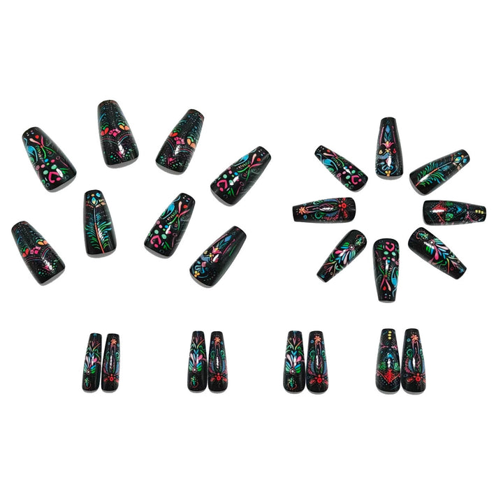 Kunstnägel Im Kreativen Mandala-Design Karnz