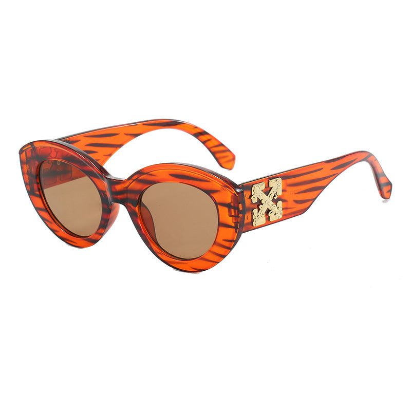 Damen Cat-Eye Sonnenbrille mit luxuriösen Akzenten und robustem Kunststoffrahmen Karnz