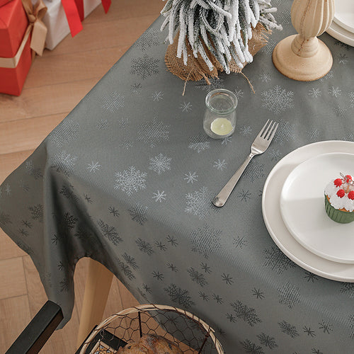 Jacquard-Tischdecke mit filigranem Schneeflockenrelief