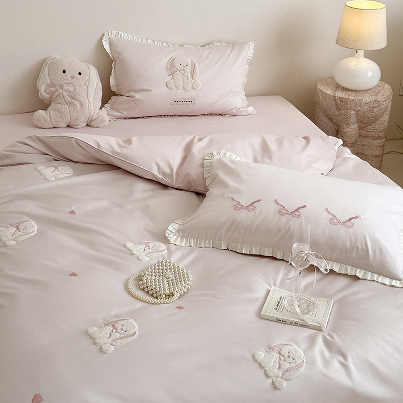 Bestickte Bunny-Applikation Baumwollsatin Bettbezug Set mit rüschigen Kissenbezügen