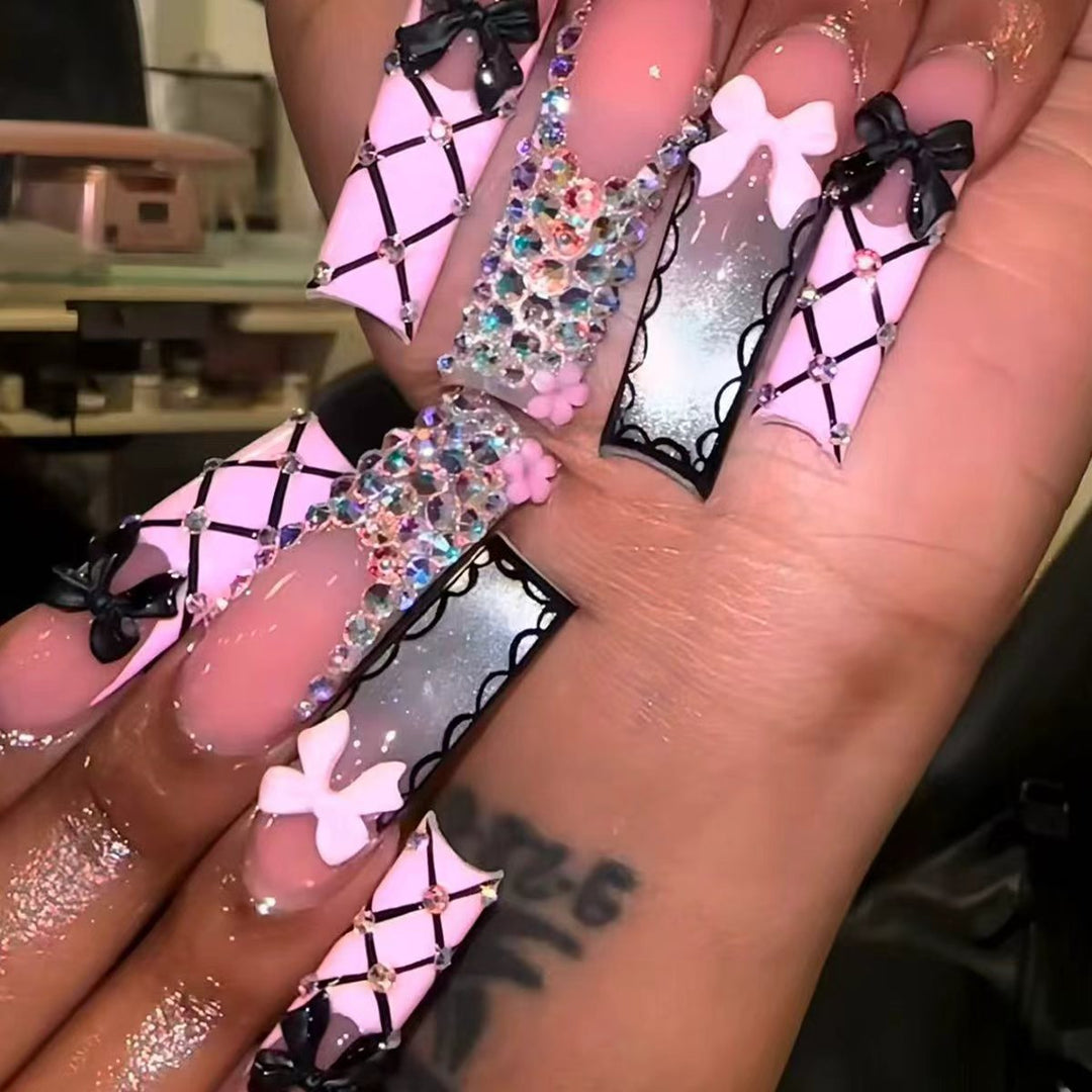 Glamouröse Statement Nagelkunst Extensions Karnz