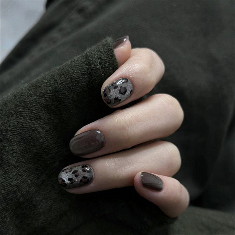 Kunstnägel Im Eleganten Animal-Print Design Karnz