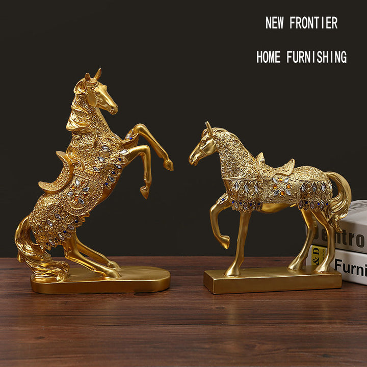 Elegante und kunstvolle Pferdefigur Karnz