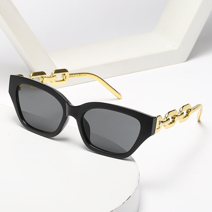 Luxe Fashion Katzenaugen-Sonnenbrille mit Statement-Kette Karnz