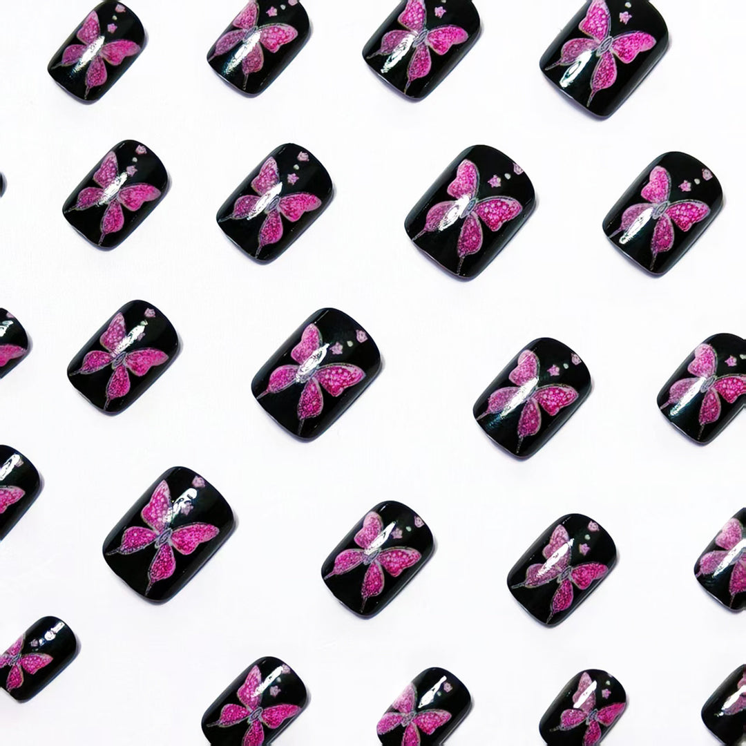 Kunstnägel mit Glamourösem Schmetterlingsdesign Karnz