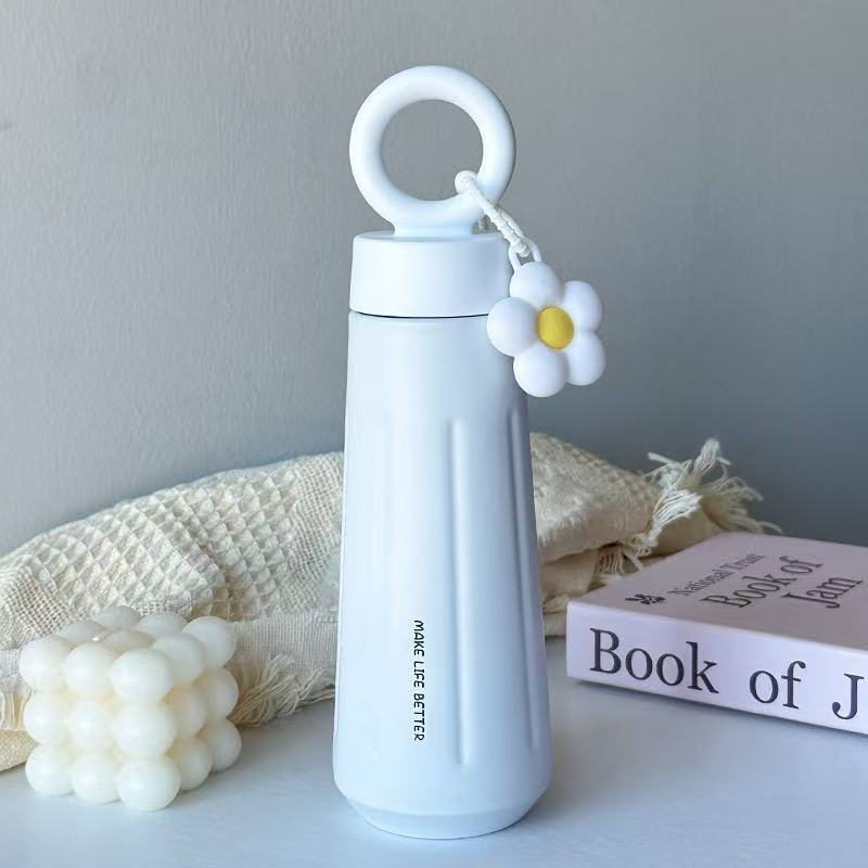 Damen stilvolle Wasserflasche mit praktischem Tragegriff Karnz