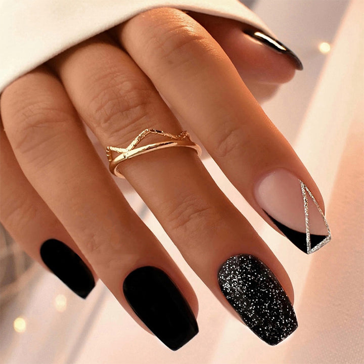 Matte Finish Press-On Nail Set mit glamourösem Schwarz und funkelnden Designs Karnz