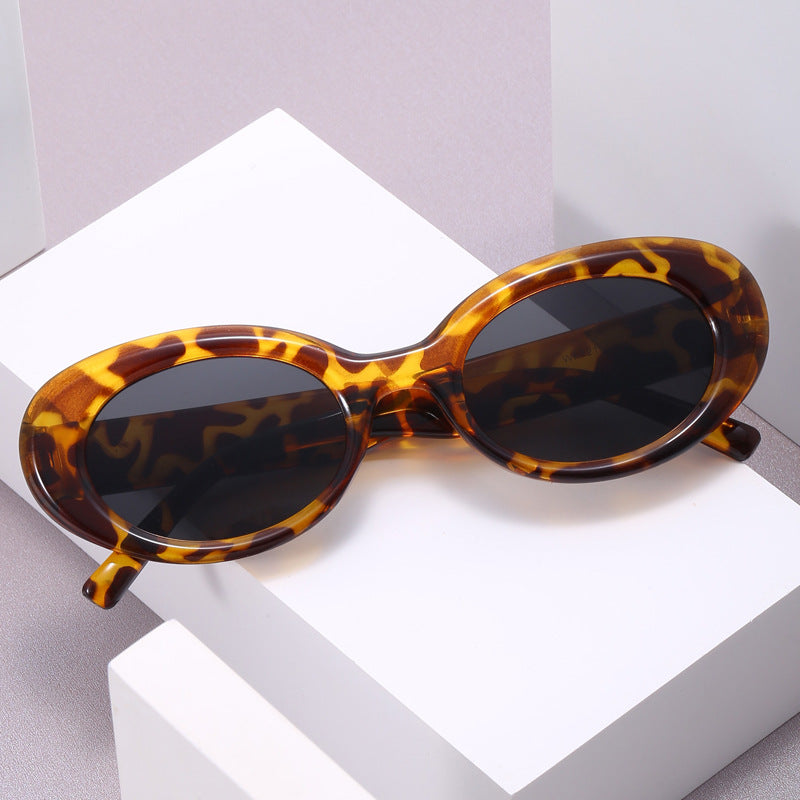Damen Oversized-Sonnenbrille im modernen Design Karnz
