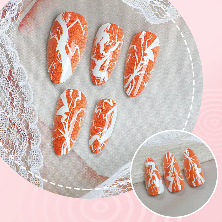 Künstlerisches Press-On-Nageldesign
