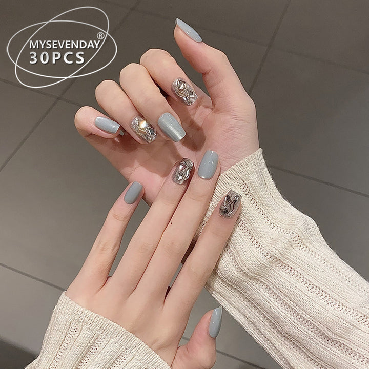 Glamouröse Metallic Akzent Press-On Nägel Karnz