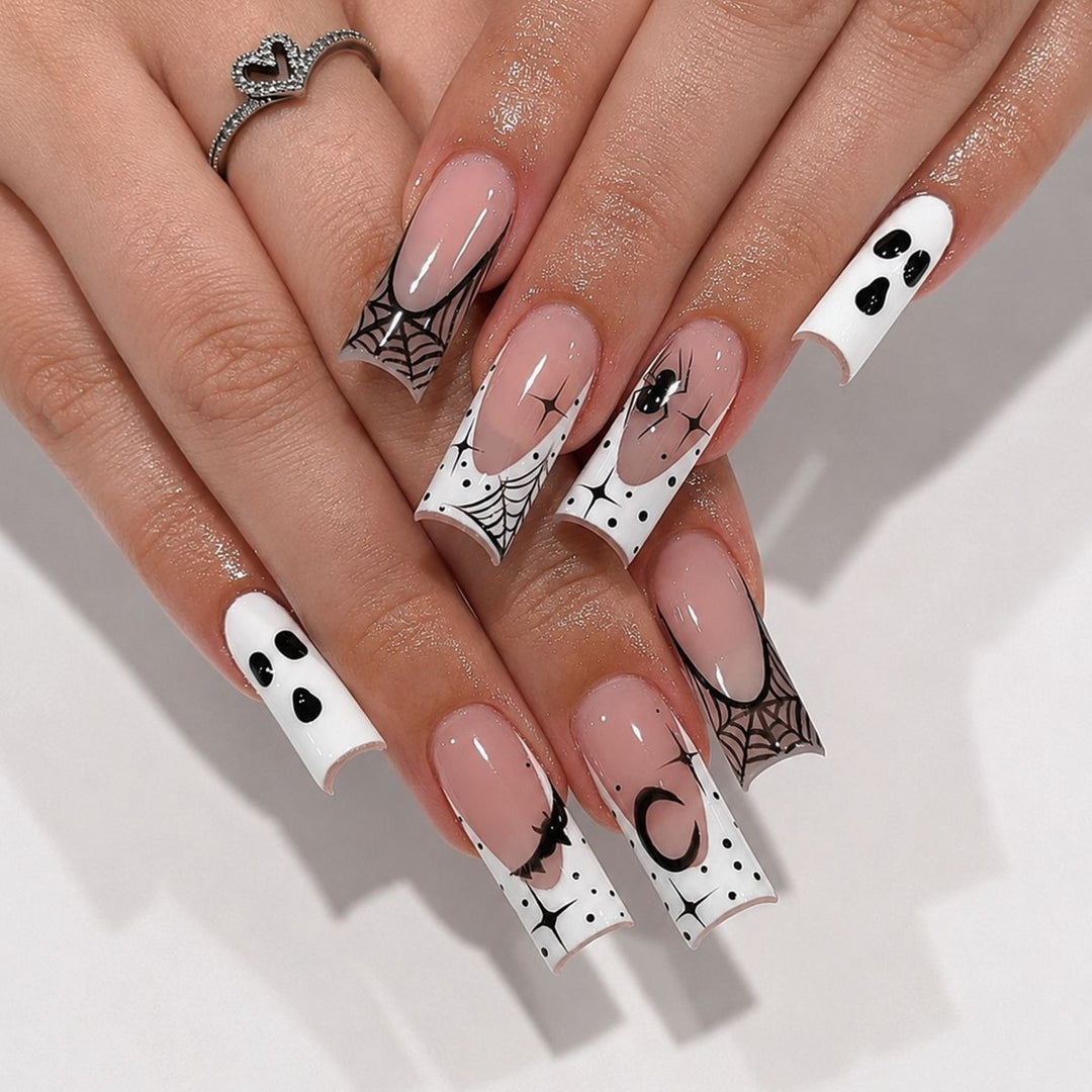 Kunstnagelset mit Halloween-Motiven und kreativen Designs Karnz