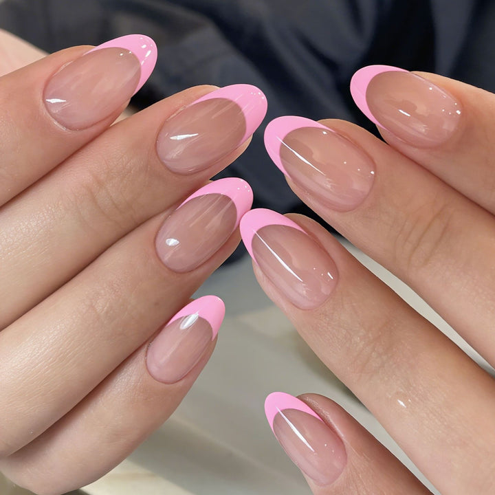 Elegante und Stilvolle French-Design Nagelkunst Karnz